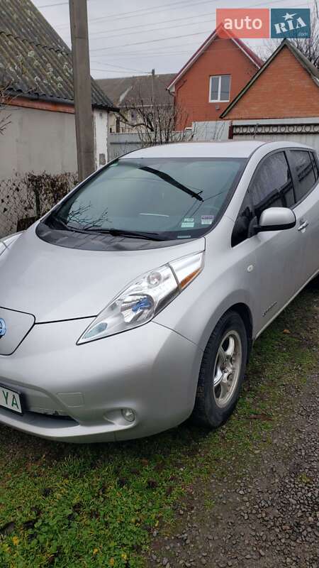 Хэтчбек Nissan Leaf 2013 в Виннице