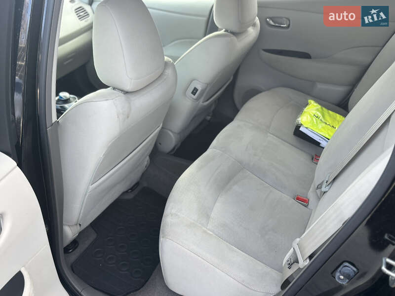 Хетчбек Nissan Leaf 2012 в Володимирі фото 15 Хетчбек Nissan Leaf 2012 в Володимирі