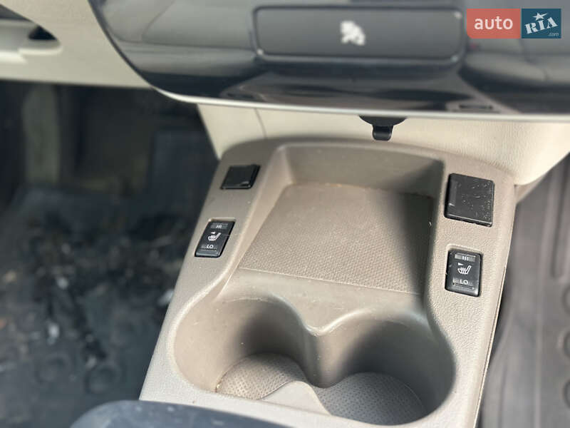 Хетчбек Nissan Leaf 2012 в Володимирі фото 24 Хетчбек Nissan Leaf 2012 в Володимирі