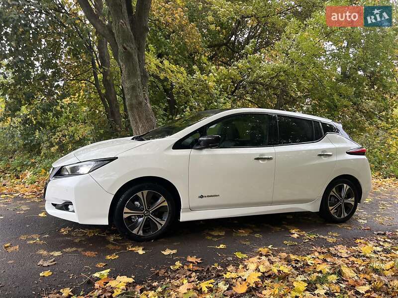 Хетчбек Nissan Leaf 2018 в Рівному