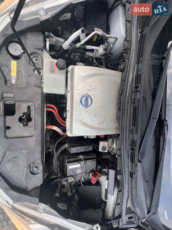 Хэтчбек Nissan Leaf 2015 в Житомире фото 26 Хэтчбек Nissan Leaf 2015 в Житомире