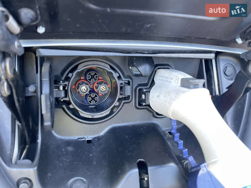 Хетчбек Nissan Leaf 2016 в Полтаві