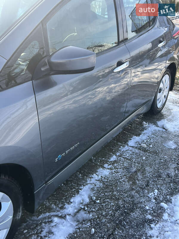 Хетчбек Nissan Leaf 2019 в Городку