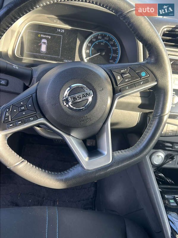 Хетчбек Nissan Leaf 2019 в Городку