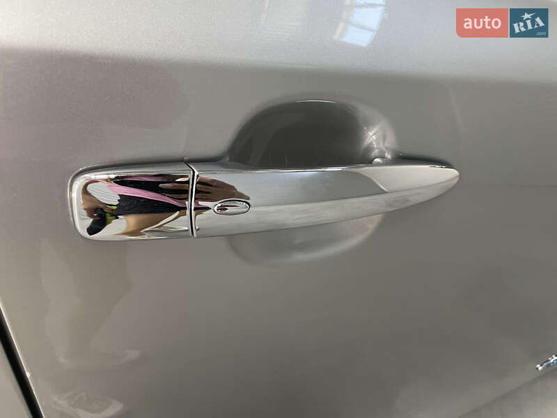 Хэтчбек Nissan Leaf 2013 в Стрые