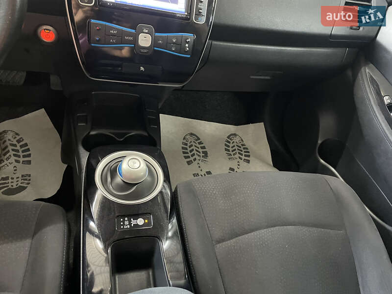 Хэтчбек Nissan Leaf 2013 в Стрые