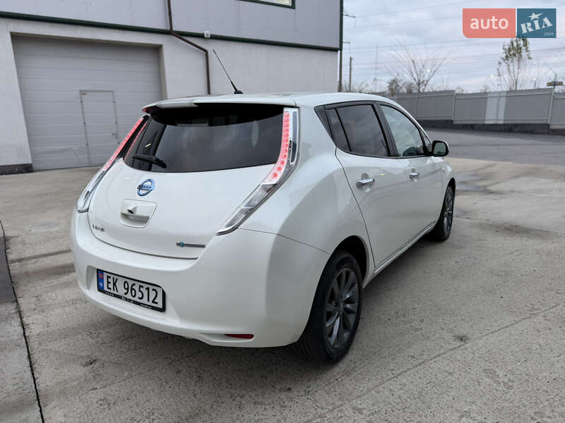 Хэтчбек Nissan Leaf 2015 в Виннице