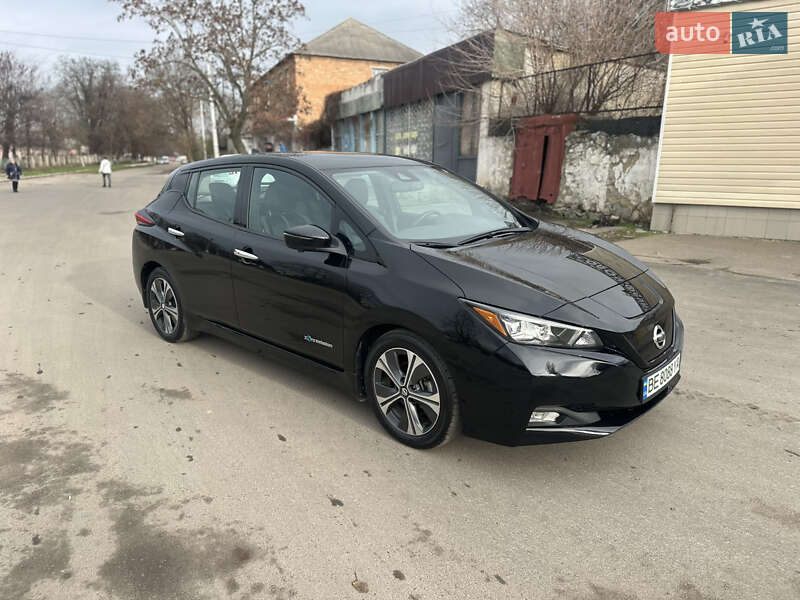 Хэтчбек Nissan Leaf 2018 в Первомайске