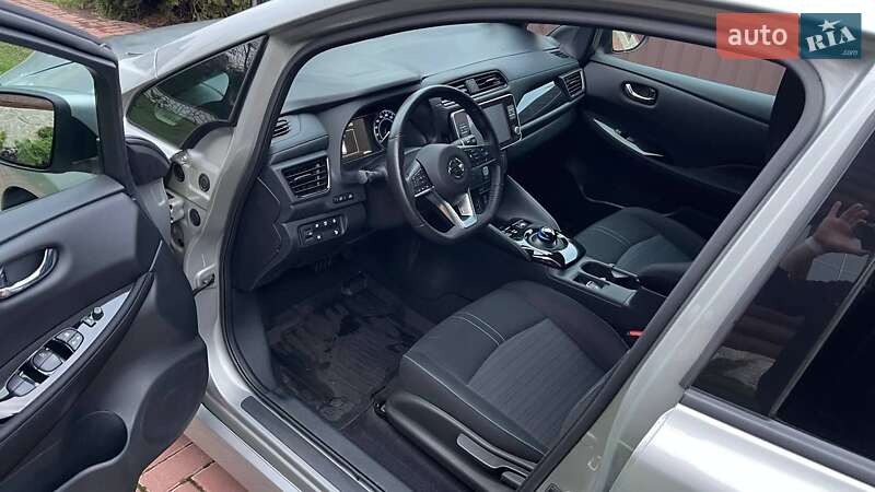 Хетчбек Nissan Leaf 2021 в Києві фото 11 Хетчбек Nissan Leaf 2021 в Києві