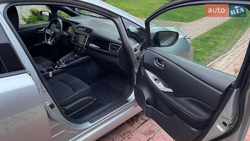 Хетчбек Nissan Leaf 2021 в Києві фото 16 Хетчбек Nissan Leaf 2021 в Києві