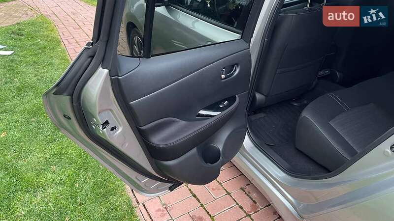 Хетчбек Nissan Leaf 2021 в Києві фото 25 Хетчбек Nissan Leaf 2021 в Києві