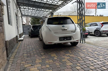 Хэтчбек Nissan Leaf 2015 в Умани