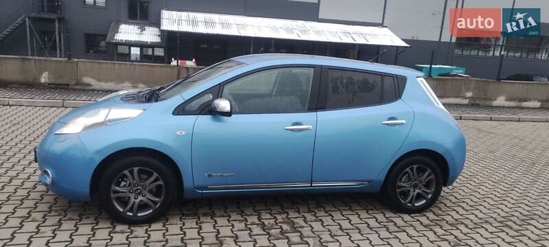 Хэтчбек Nissan Leaf 2012 в Ивано-Франковске