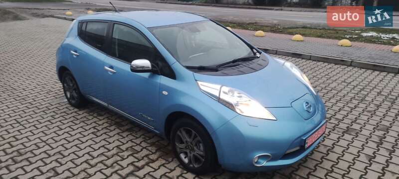 Хэтчбек Nissan Leaf 2012 в Ивано-Франковске