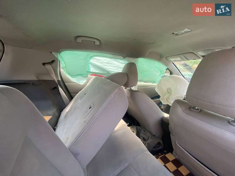 Хэтчбек Nissan Leaf 2012 в Николаеве