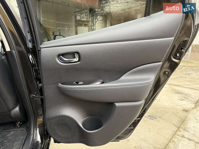 Хэтчбек Nissan Leaf 2016 в Умани фото 82 Хэтчбек Nissan Leaf 2016 в Умани