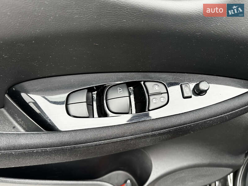 Хэтчбек Nissan Leaf 2021 в Владимире