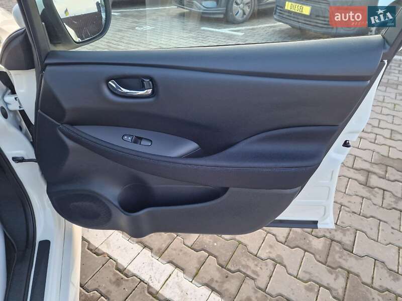 Хетчбек Nissan Leaf 2022 в Вінниці