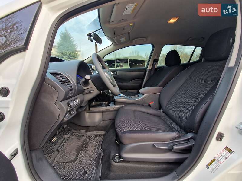 Хэтчбек Nissan Leaf 2016 в Днепре