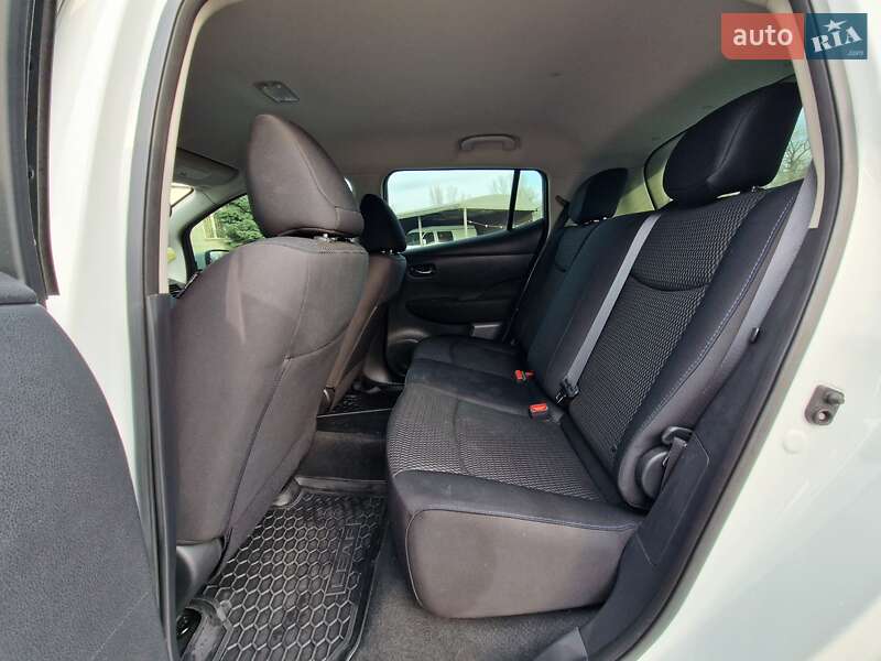 Хэтчбек Nissan Leaf 2016 в Днепре