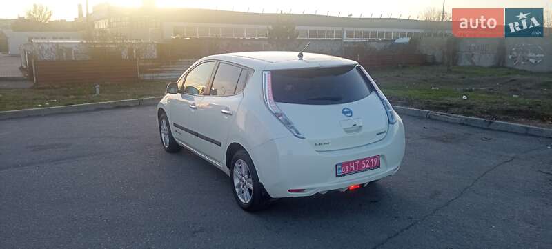 Хэтчбек Nissan Leaf 2012 в Запорожье