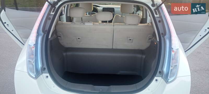 Хэтчбек Nissan Leaf 2012 в Запорожье