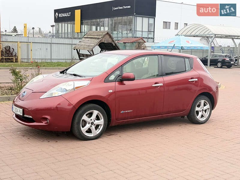 Хэтчбек Nissan Leaf 2011 в Полтаве