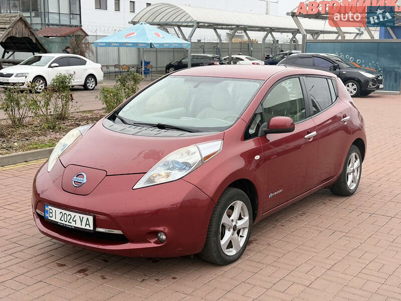 Хэтчбек Nissan Leaf 2011 в Полтаве