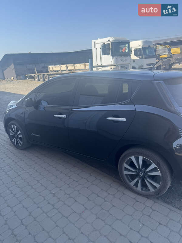 Хетчбек Nissan Leaf 2014 в Луцьку фото Хетчбек Nissan Leaf 2014 в Луцьку