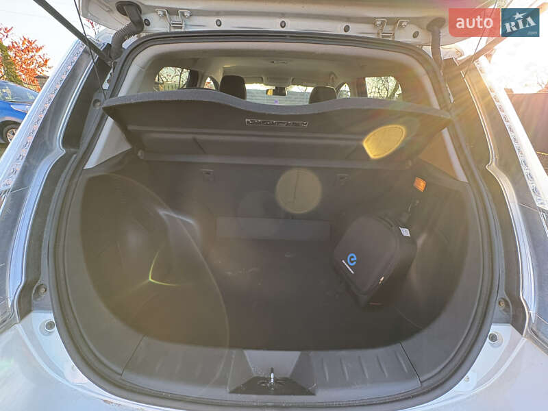 Хэтчбек Nissan Leaf 2014 в Луцке