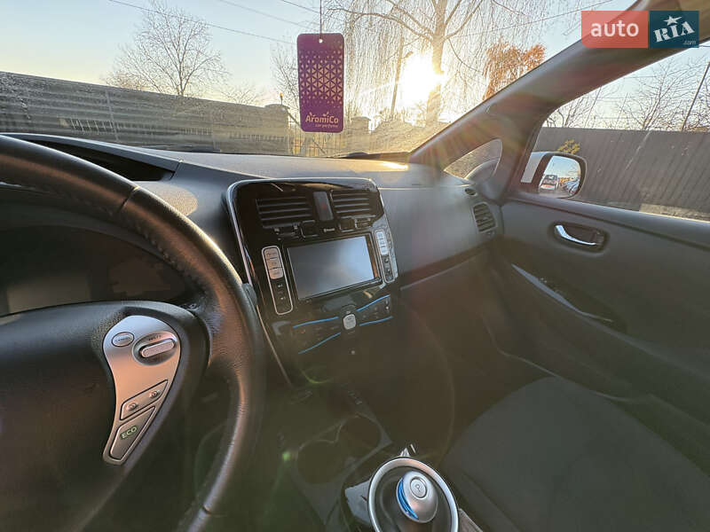 Хэтчбек Nissan Leaf 2014 в Луцке