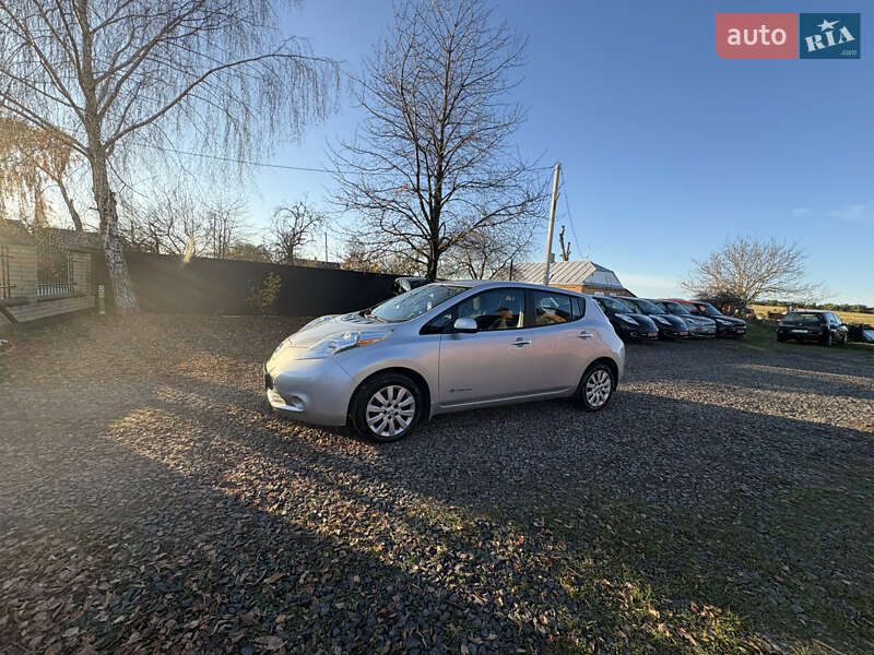Хэтчбек Nissan Leaf 2015 в Луцке