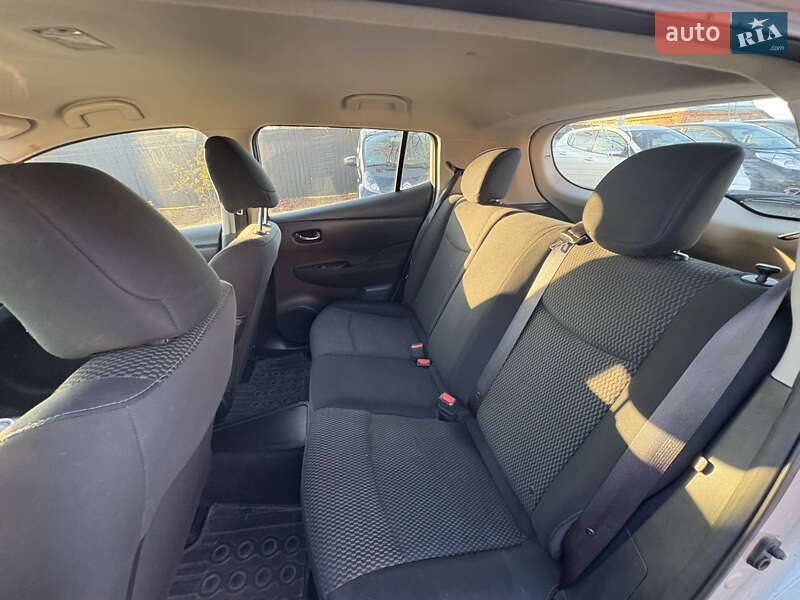 Хэтчбек Nissan Leaf 2015 в Луцке