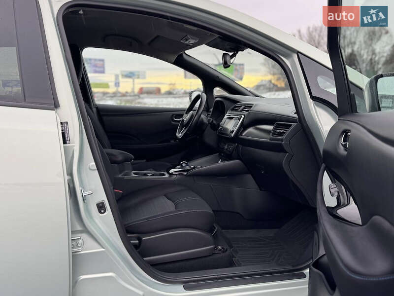 Хэтчбек Nissan Leaf 2018 в Львове