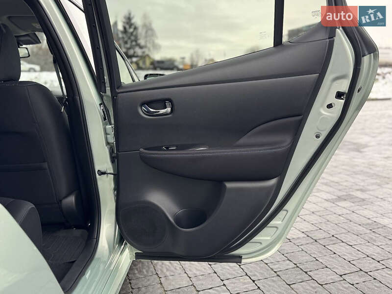 Хэтчбек Nissan Leaf 2018 в Львове