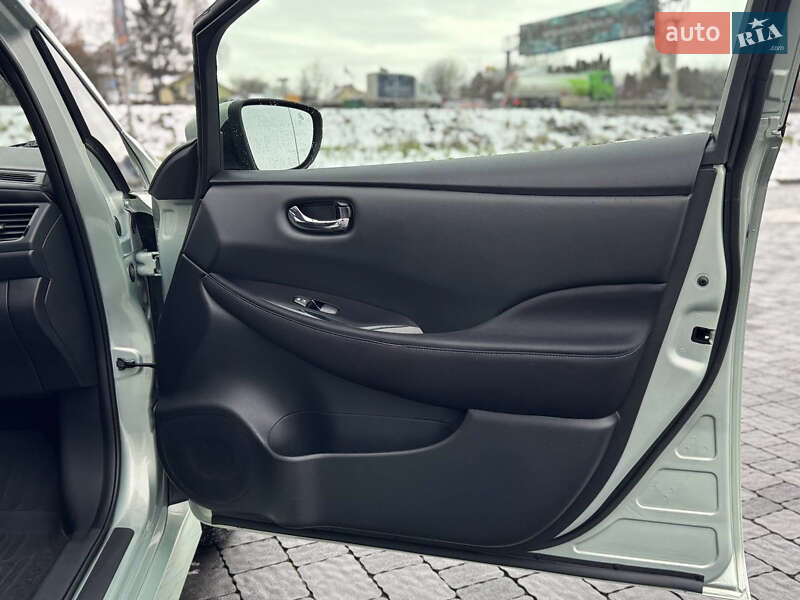 Хэтчбек Nissan Leaf 2018 в Львове