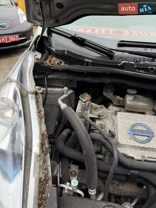 Хэтчбек Nissan Leaf 2012 в Умани