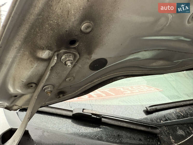 Хэтчбек Nissan Leaf 2012 в Умани