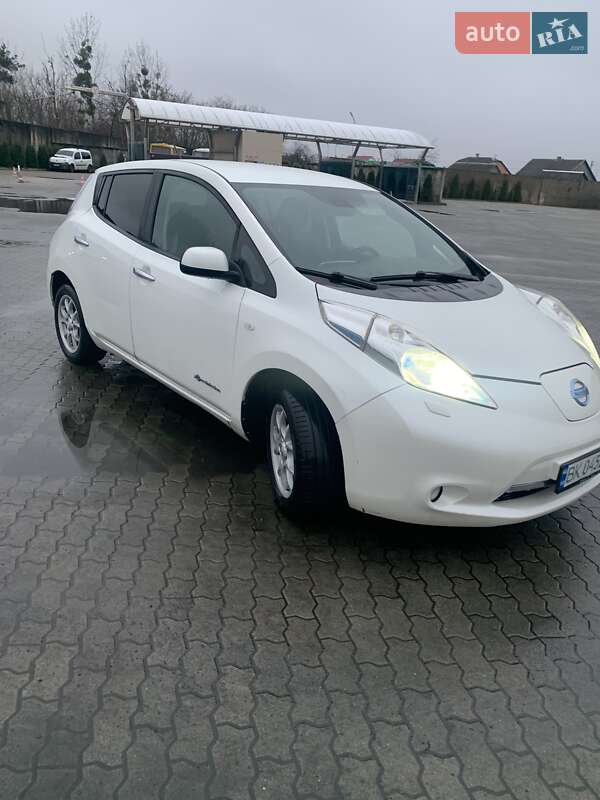 Хетчбек Nissan Leaf 2014 в Сарнах фото 3 Хетчбек Nissan Leaf 2014 в Сарнах