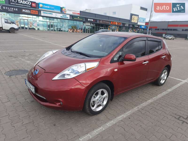 Хэтчбек Nissan Leaf 2011 в Киеве