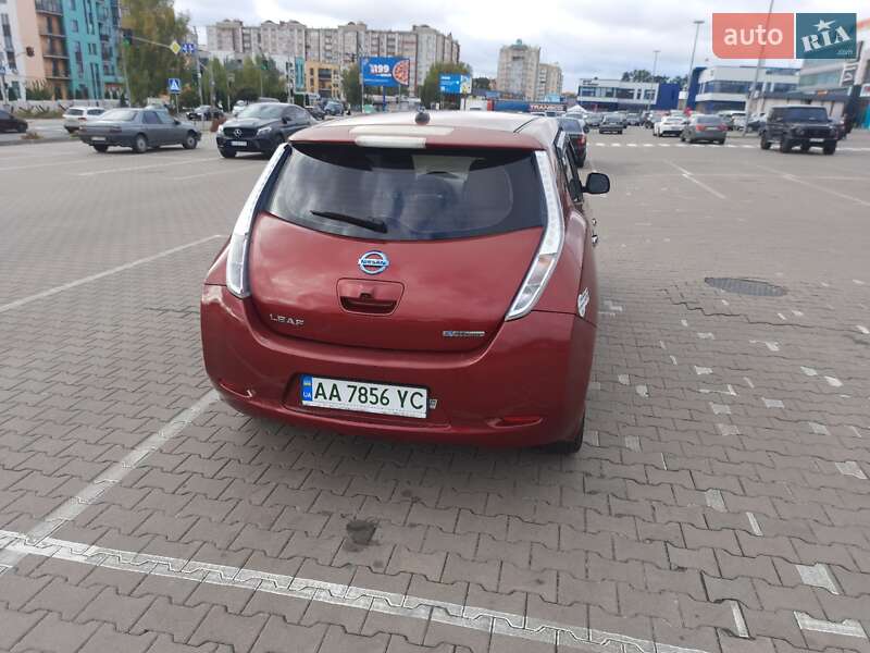 Хэтчбек Nissan Leaf 2011 в Киеве