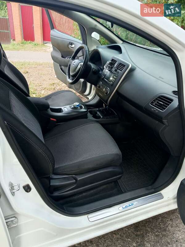 Хэтчбек Nissan Leaf 2014 в Киеве