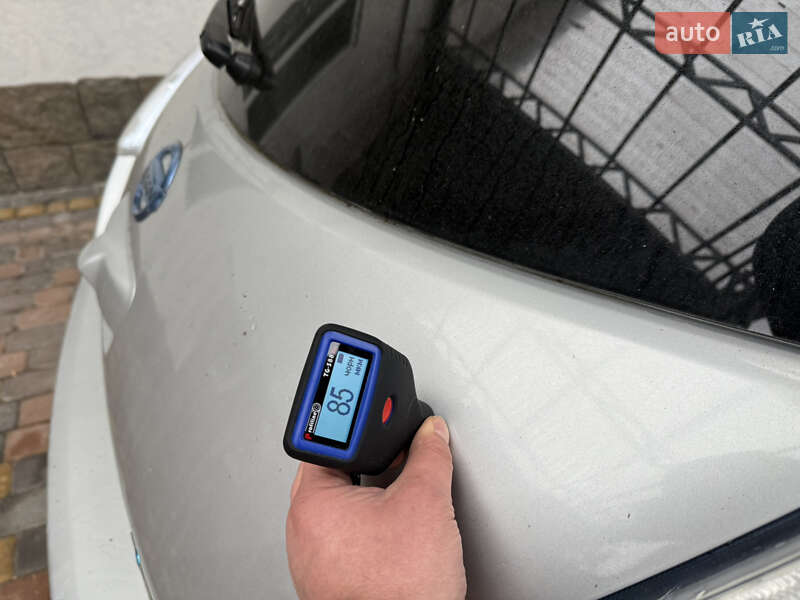 Хэтчбек Nissan Leaf 2012 в Умани