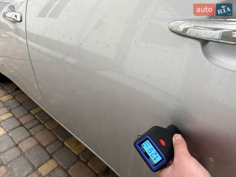 Хэтчбек Nissan Leaf 2012 в Умани