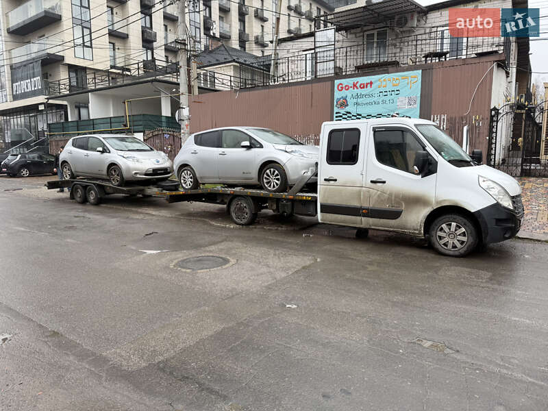 Хэтчбек Nissan Leaf 2012 в Умани