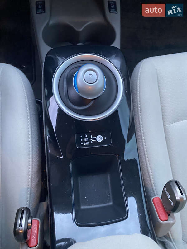 Хэтчбек Nissan Leaf 2015 в Кицмани