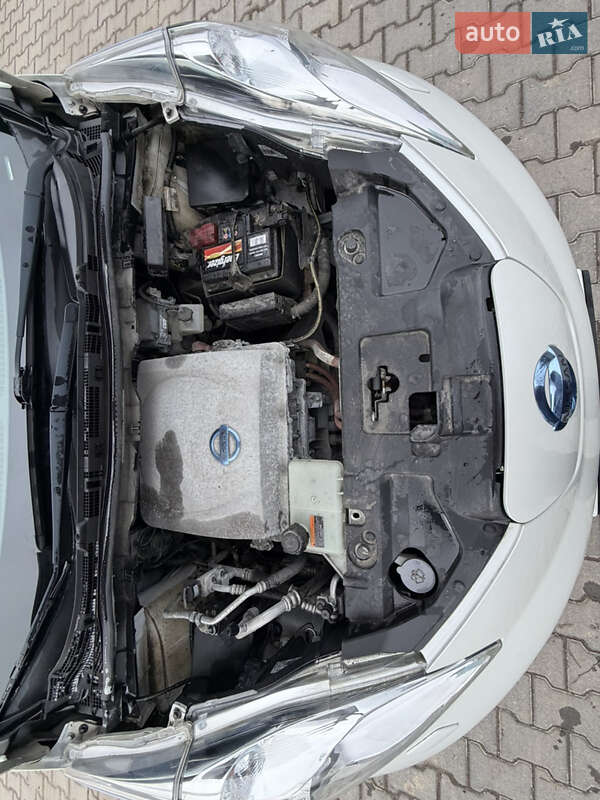 Хэтчбек Nissan Leaf 2013 в Тернополе