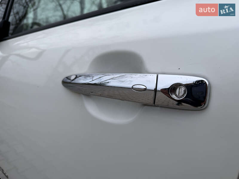 Хэтчбек Nissan Leaf 2013 в Тернополе