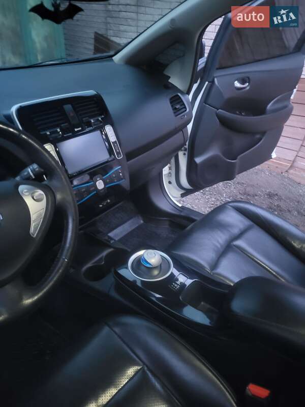 Хэтчбек Nissan Leaf 2015 в Виннице