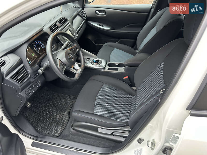 Хэтчбек Nissan Leaf 2018 в Киеве